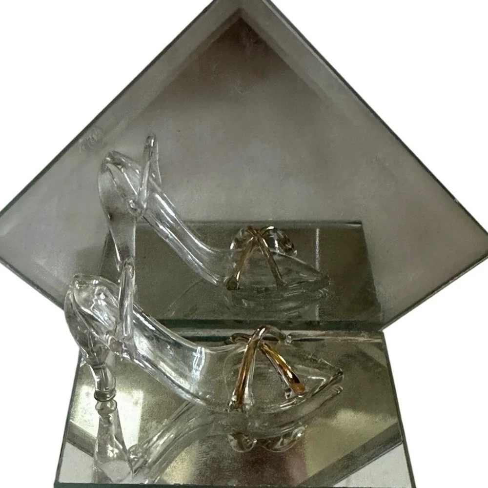 Cornerstone Creations Glass Slipper Figurine Clear Excellent Mirrored Base Vntge